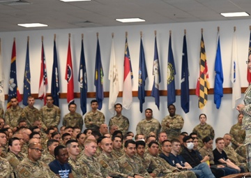 4th Air Force command chief visits Alamo Wing