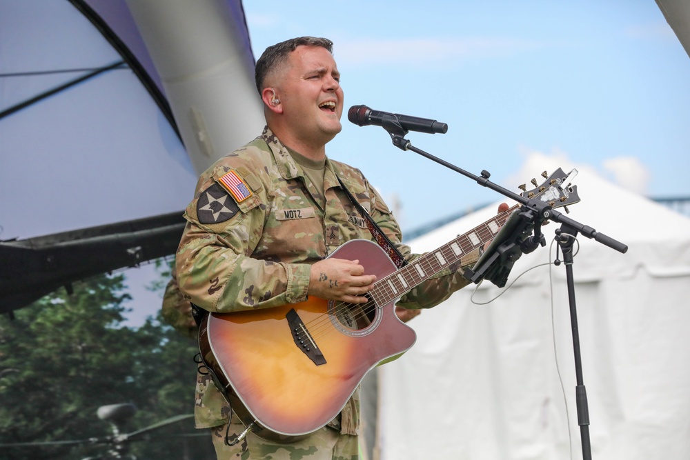 3rd Infantry Division Band Performs at Riverbend Festival