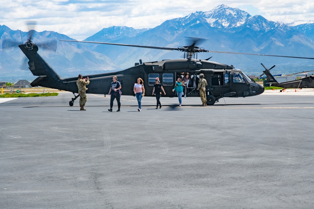 Aviation spouses soar the skies with 1-211th ARB