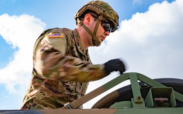 Connecticut Army National Guard Supplies M113 APC to Ukraine