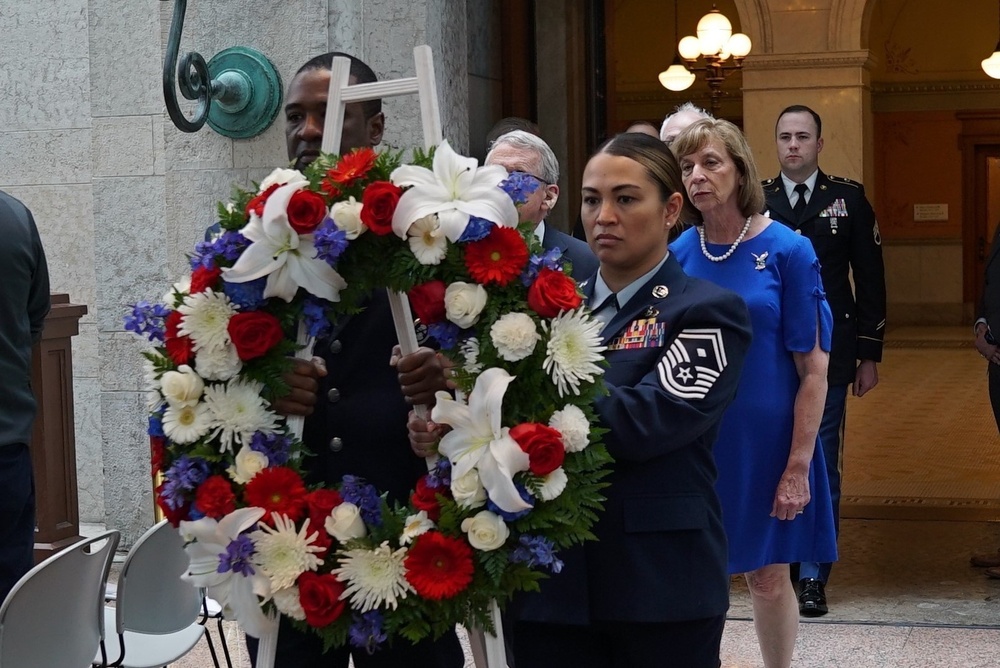 Governor’s annual wreath-laying ceremony honors fallen service members’ sacrifices