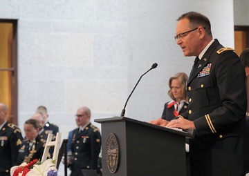 Governor’s annual wreath-laying ceremony honors fallen service members’ sacrifices