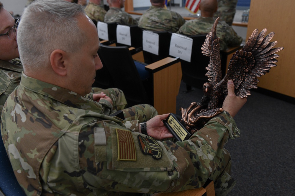 Air Force's top cop delivers top award to 910th's Defenders