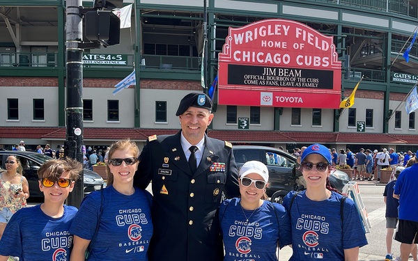 Chicago Cubs salute two Soldiers during back-to-back home games