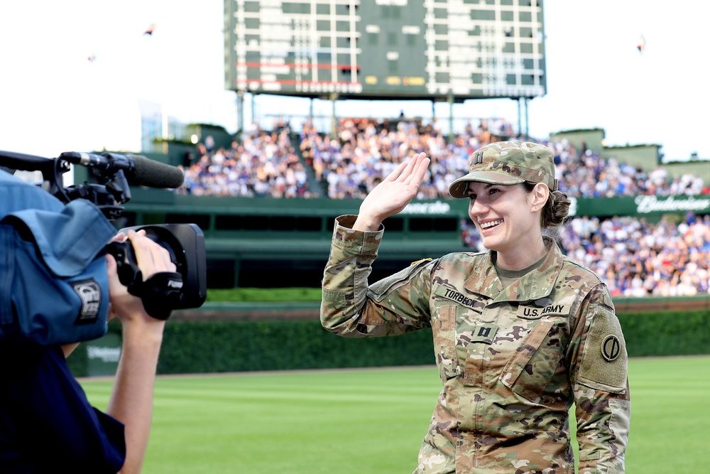 DVIDS - News - Army Reserve Soldier receives honor at Chicago Cubs