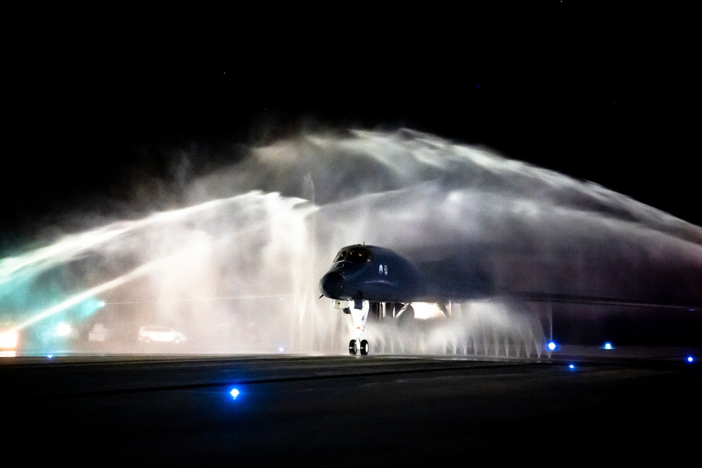 Bombers Land in Guam