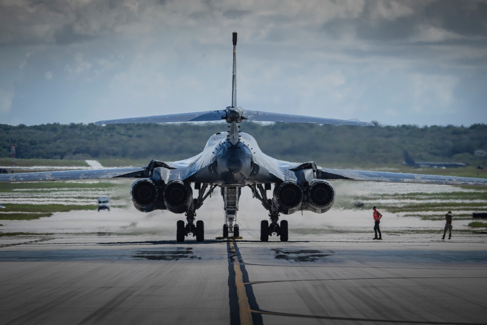 Bombers Land in Guam