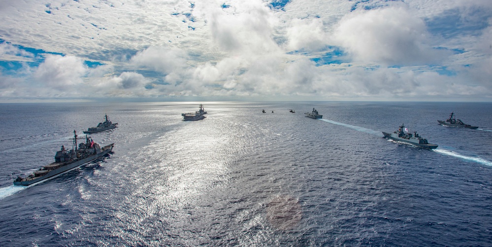 USS Ronald Reagan (CVN 76) conducts formation sailing with Carrier Strike Group 5, Republic of Korea Navy