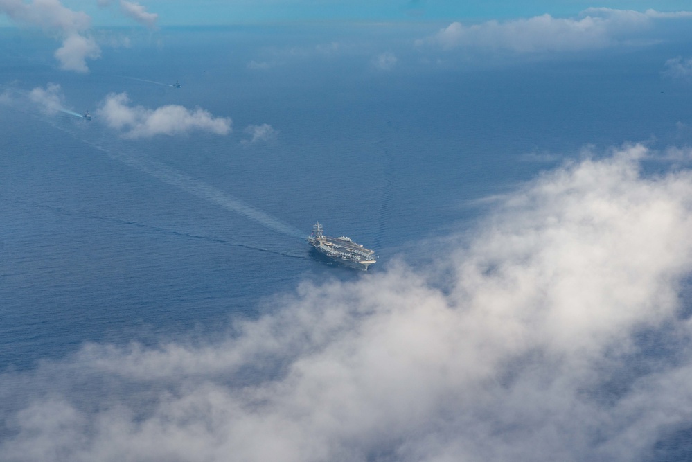 USS Ronald Reagan (CVN 76) conducts formation sailing with Carrier Strike Group 5, Republic of Korea Navy