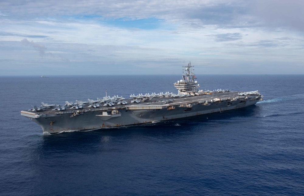 USS Ronald Reagan (CVN 76) conducts formation sailing with Carrier Strike Group 5, Republic of Korea Navy