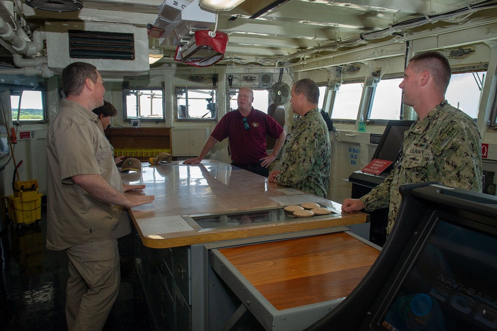 Military Sealift Command Director, Maritime Operations Visits Frank Cable