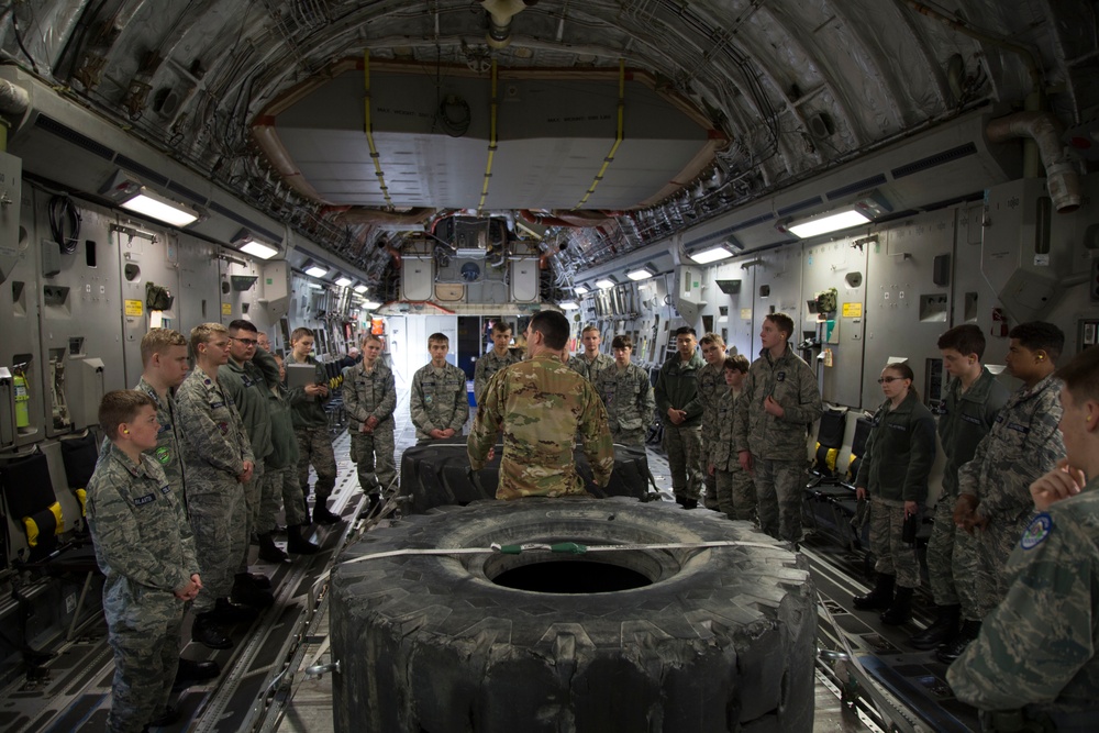 Civil Air Patrol’s Washington Wing Cadets Take Flight