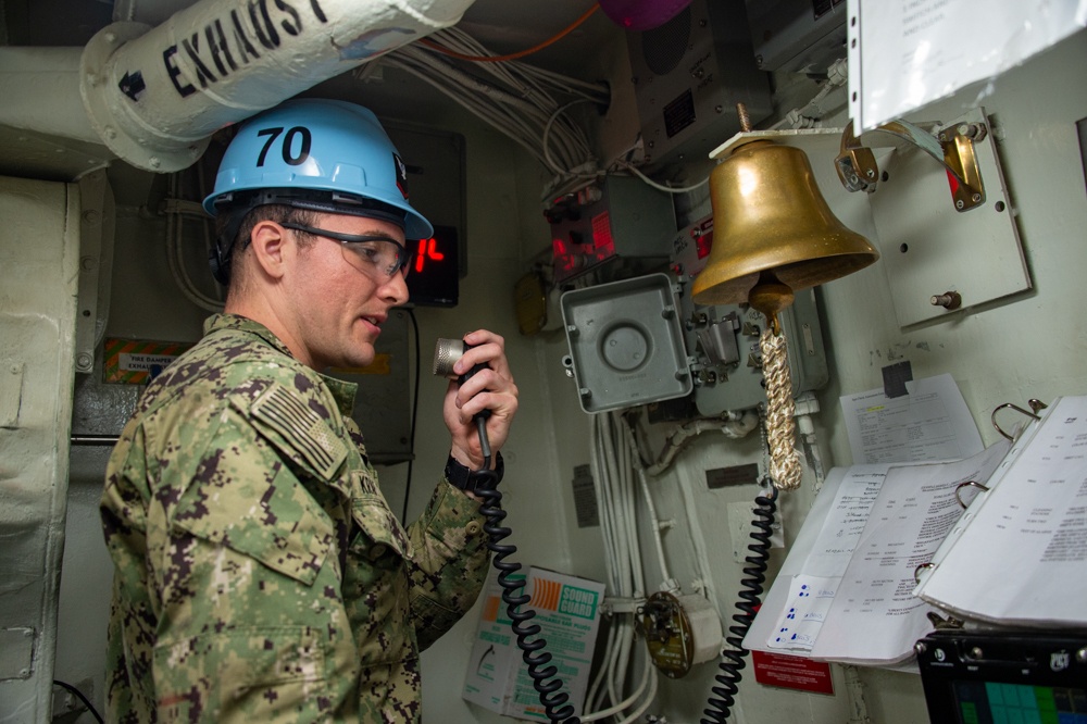 USS Carl Vinson (CVN 70) Sailors Work in Port