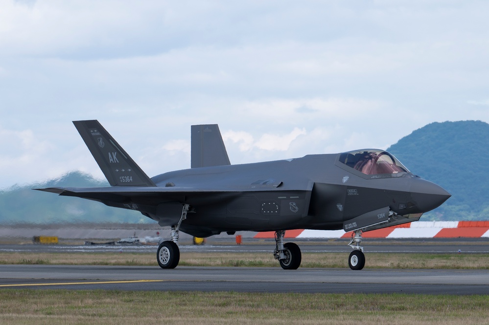 Eielson Airmen, F-35s begin ACE training at MCAS Iwakuni