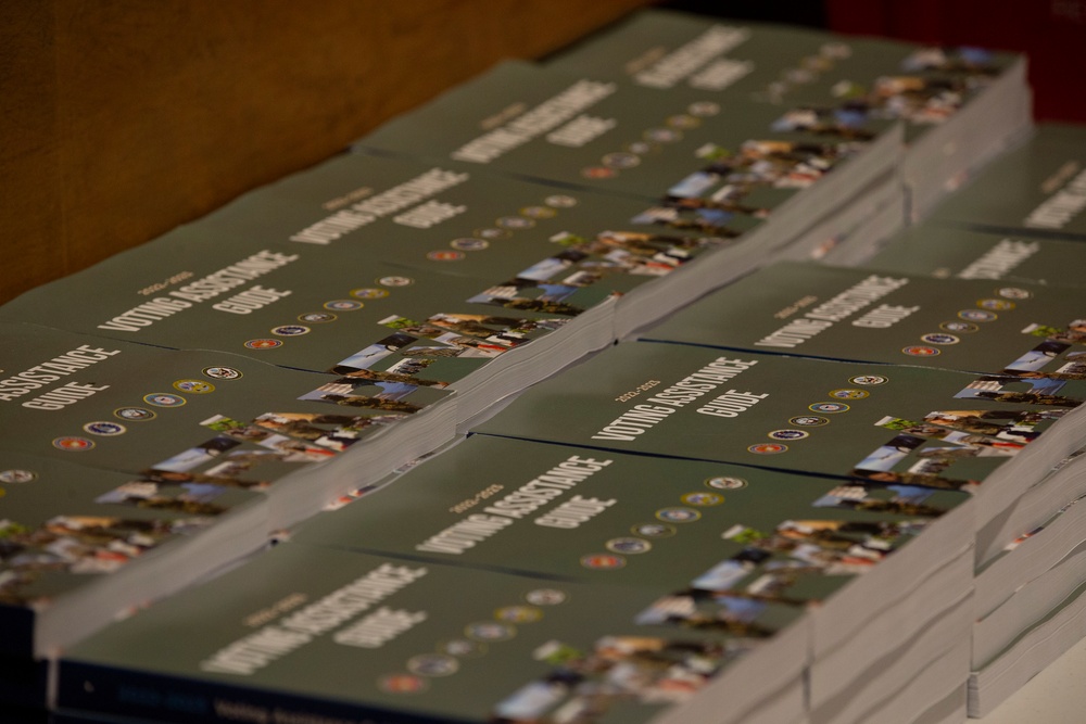 Pendleton Marines attend voting assistance workshop