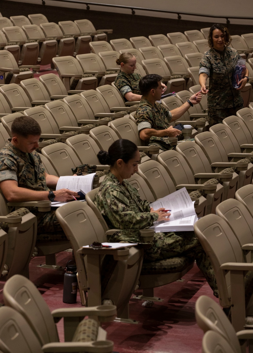 Pendleton Marines attend voting assistance workshop
