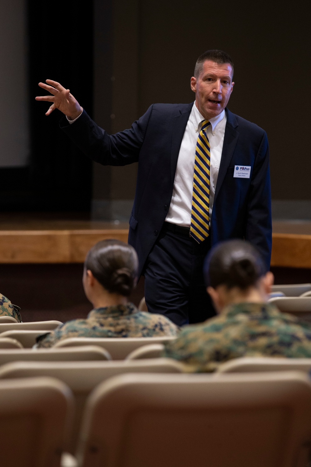 Pendleton Marines attend voting assistance workshop