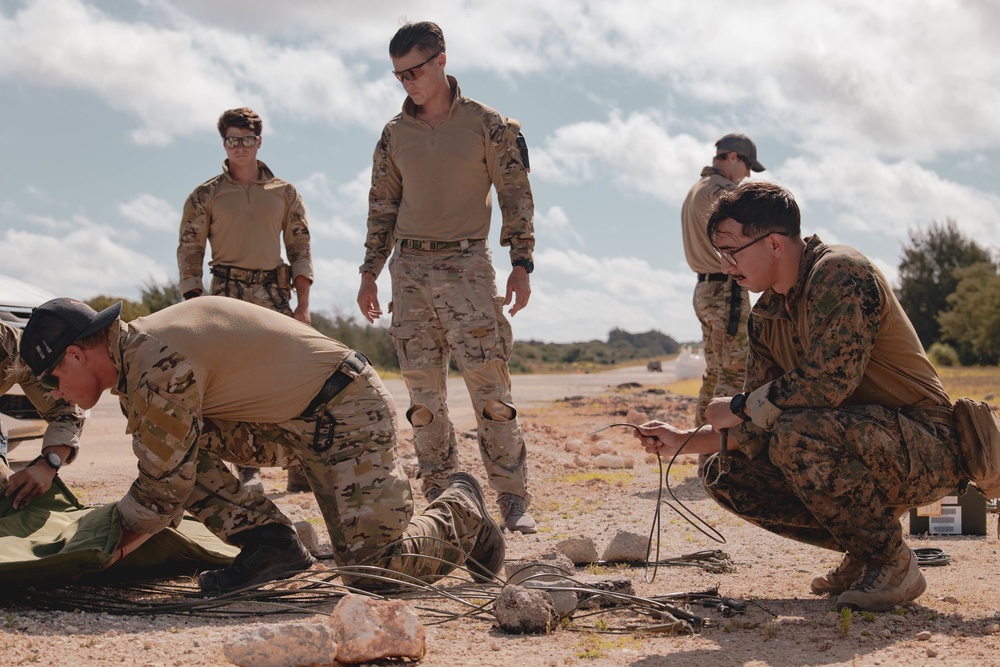 Explosive Ordnance Disposal Valiant Shield 22