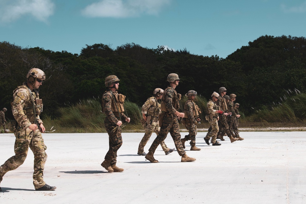 Explosive Ordnance Disposal Valiant Shield 22