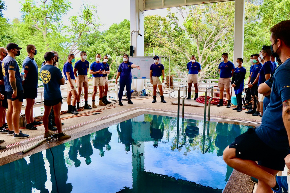 USN and RTN divers participate in CARAT Thailand