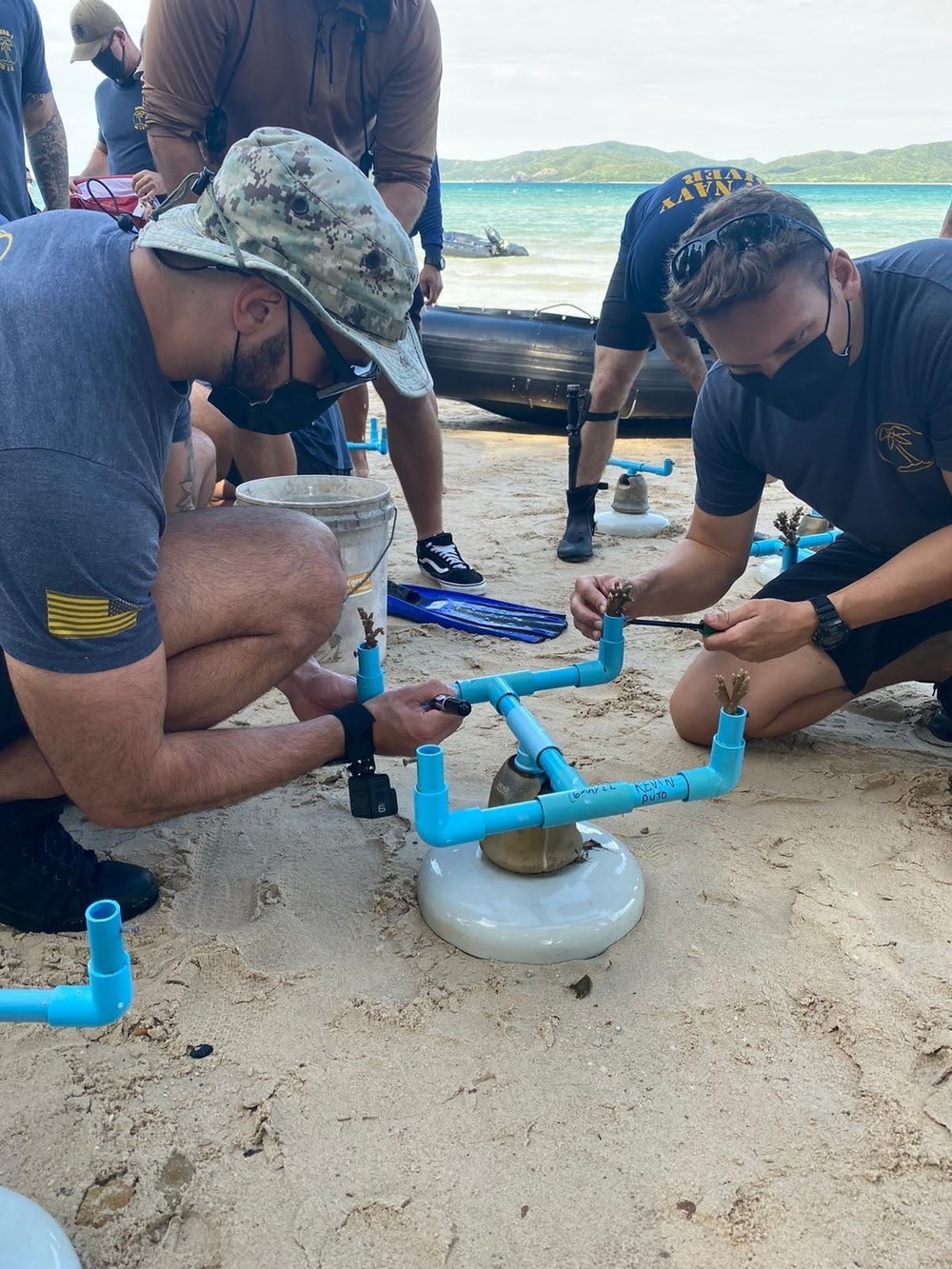 USN and RTN divers participate in marine habitat cleanup during CARAT Thailand