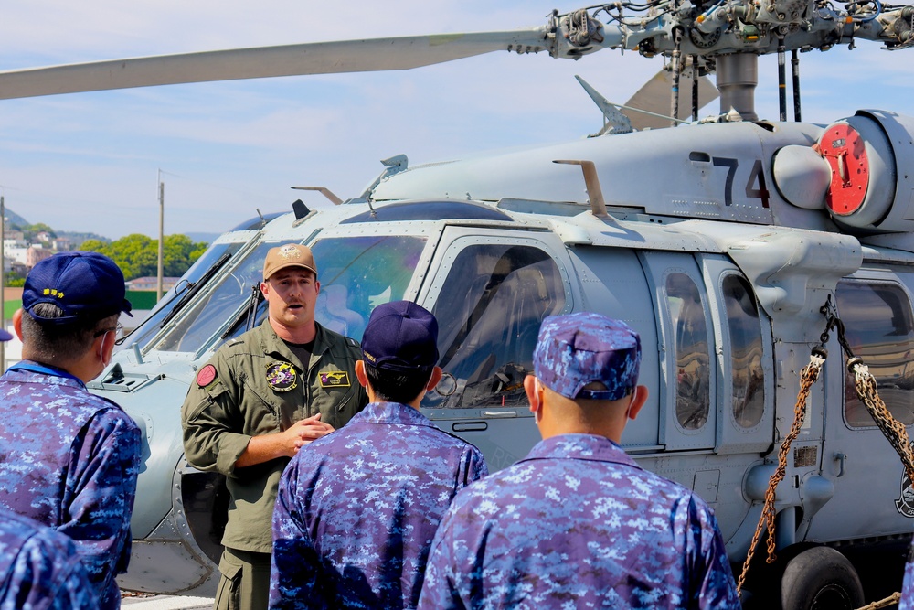 USS Charleston hosts JMSDF admirals
