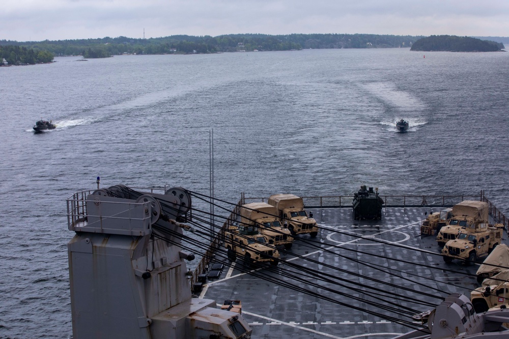 USS Gunston Hall enters Stockholm, Sweden