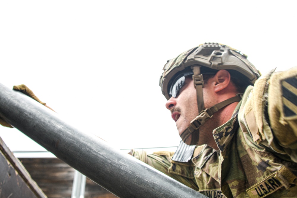 10th BEB negotiate obstacles at the Leaders Reaction Course