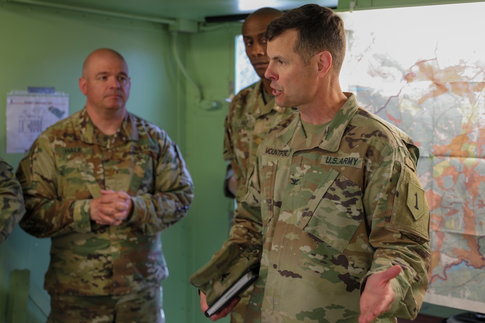 Polish Division Commander Tours 1st Infantry Division TAC