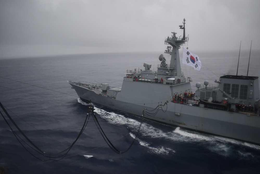 ROK Navy Conducts fueling at sea with USNS Ship