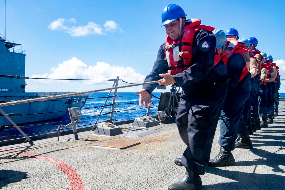 Spruance Conducts RAS with USNS Yukon