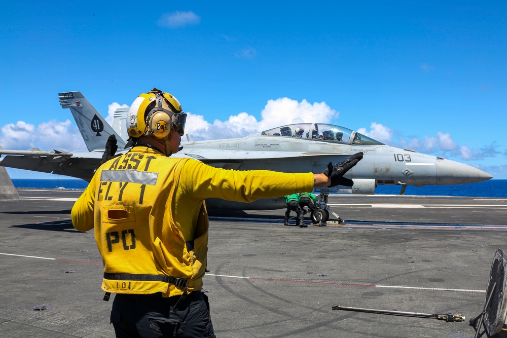 Abraham Lincoln conducts flight operations