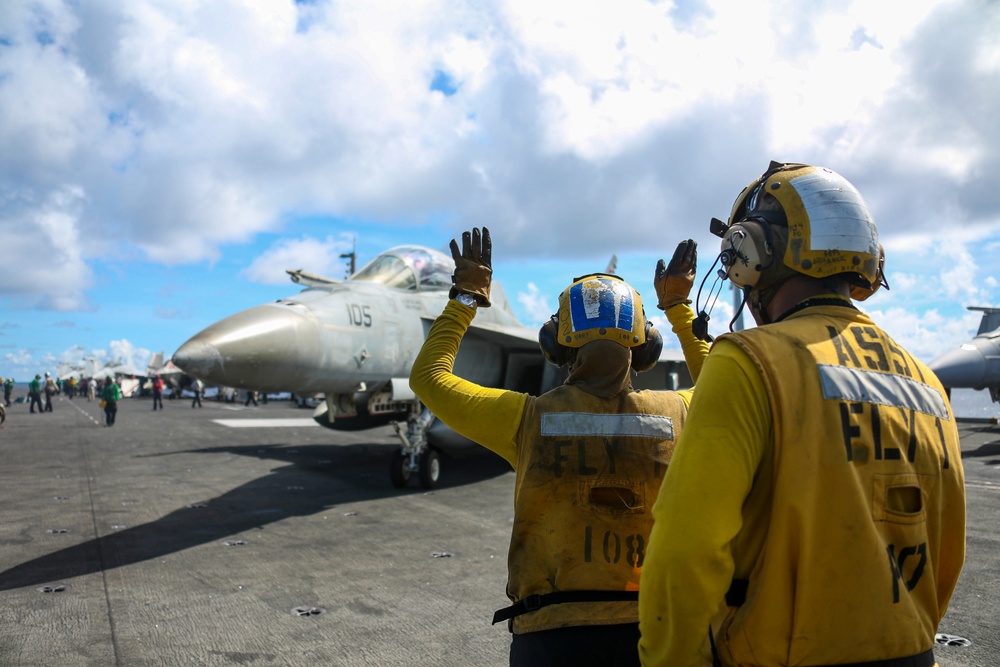 Abraham Lincoln conducts flight operations