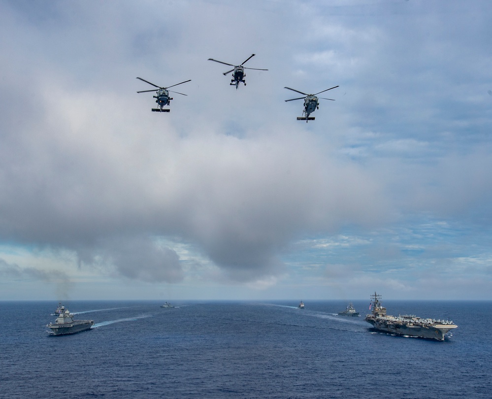 USS Ronald Reagan (CVN 76) conducts formation sailing with Carrier Strike Group 5, Republic of Korea Navy