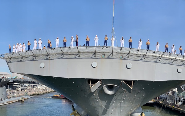 USS Bataan comes for Fleet Week 2022