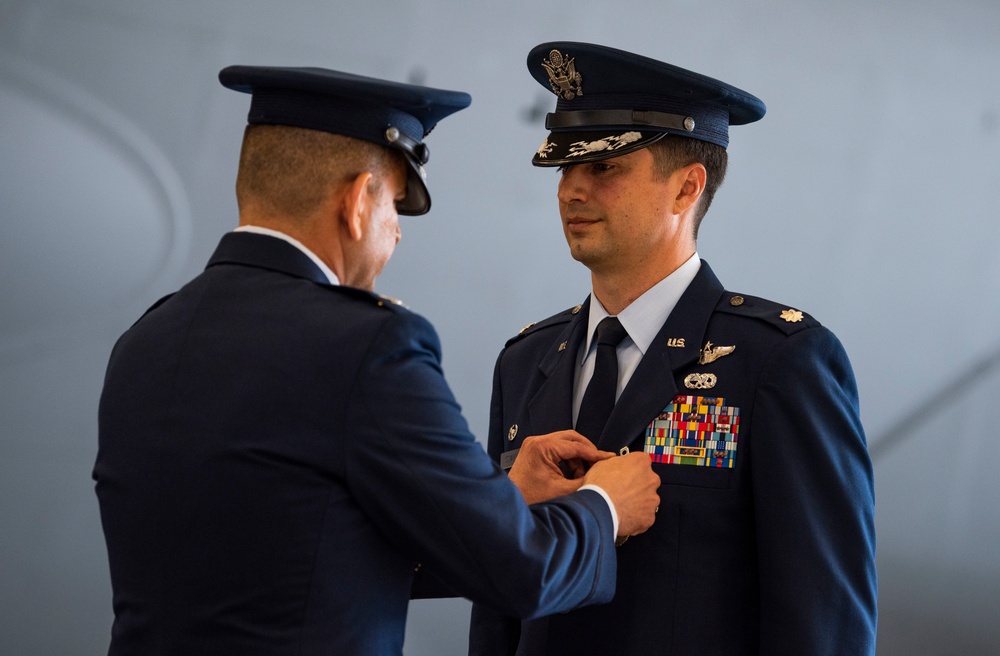 8th Airlift Squadron welcomes new commander