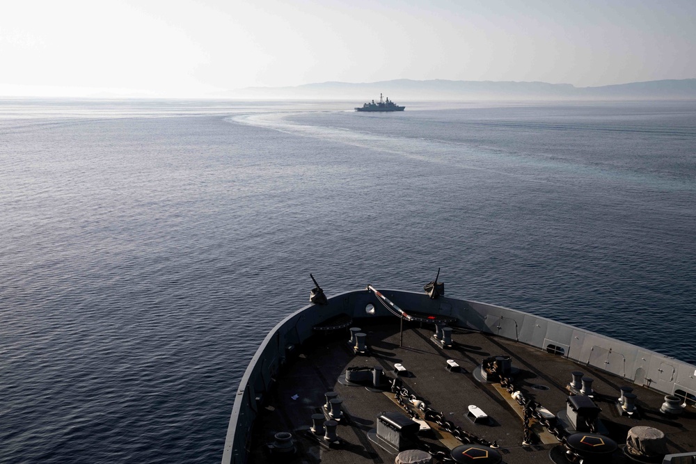 USS Arlington and German frigate train on close proximity maneuverability