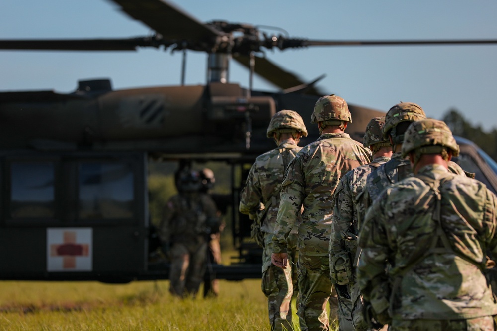 63rd Expeditionary Signal Battalion, 35th Corps Signal Brigade conducts signal platoon validations with 3rd Combat Aviation Brigade