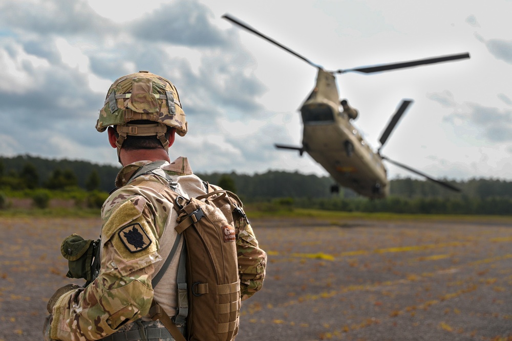 63rd Expeditionary Signal Battalion, 35th Corps Signal Brigade conducts signal platoon validations with 3rd Combat Aviation Brigade