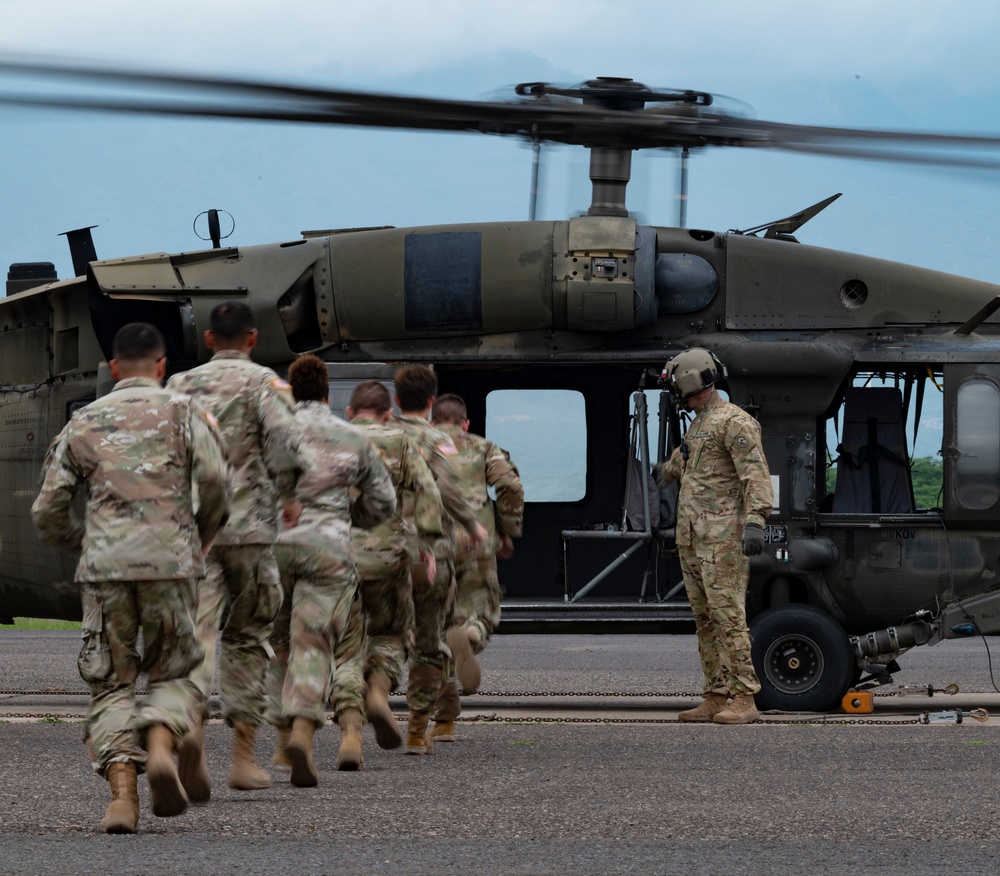JTF-Bravo 1-228 Aviation Regiment trains new medics, police during Resolute Sentinel 22