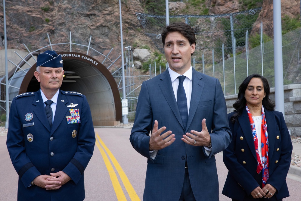 Prime Minister of Canada, Secretary of Defense visit NORAD and USNORTHCOM