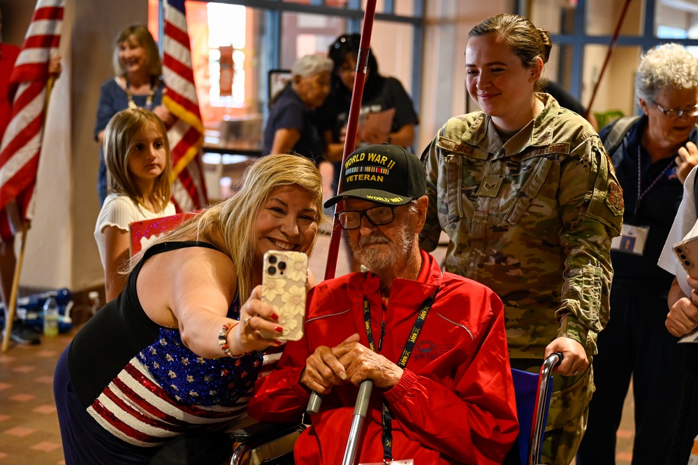 Kirtland welcomes back Honor Flight members
