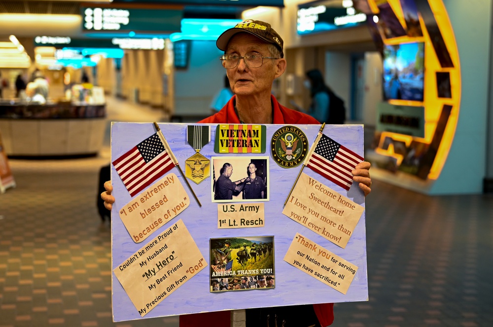 Kirtland welcomes back Honor Flight members