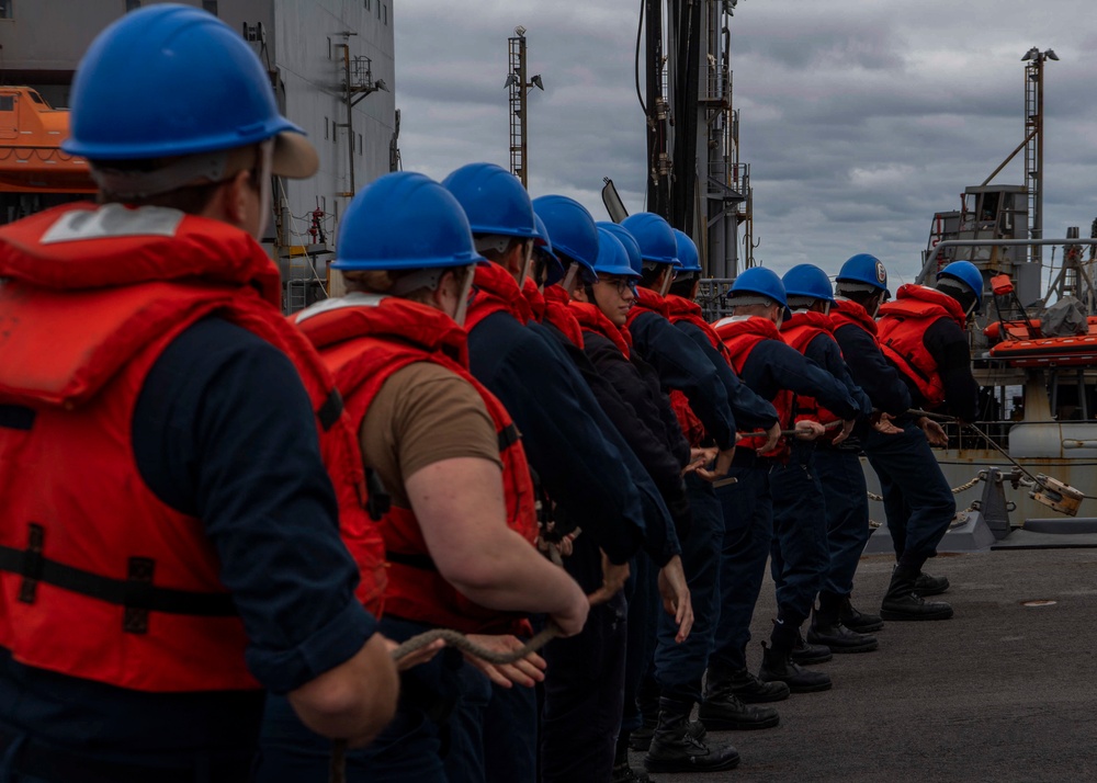 Gridley conducts a replenishment-at-sea with the Military Sealift Command fleet replenishment oiler USNS Rappahannock (T-AO 204)