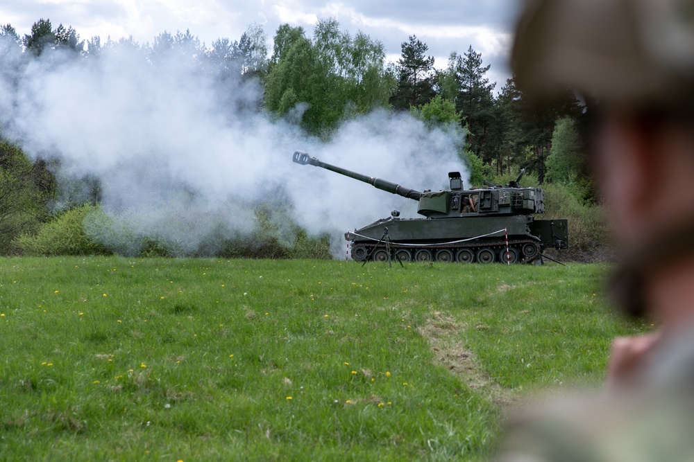 Armed Forces of Ukraine train with US and Norway on M109 howitzer in Grafenwoehr Germany