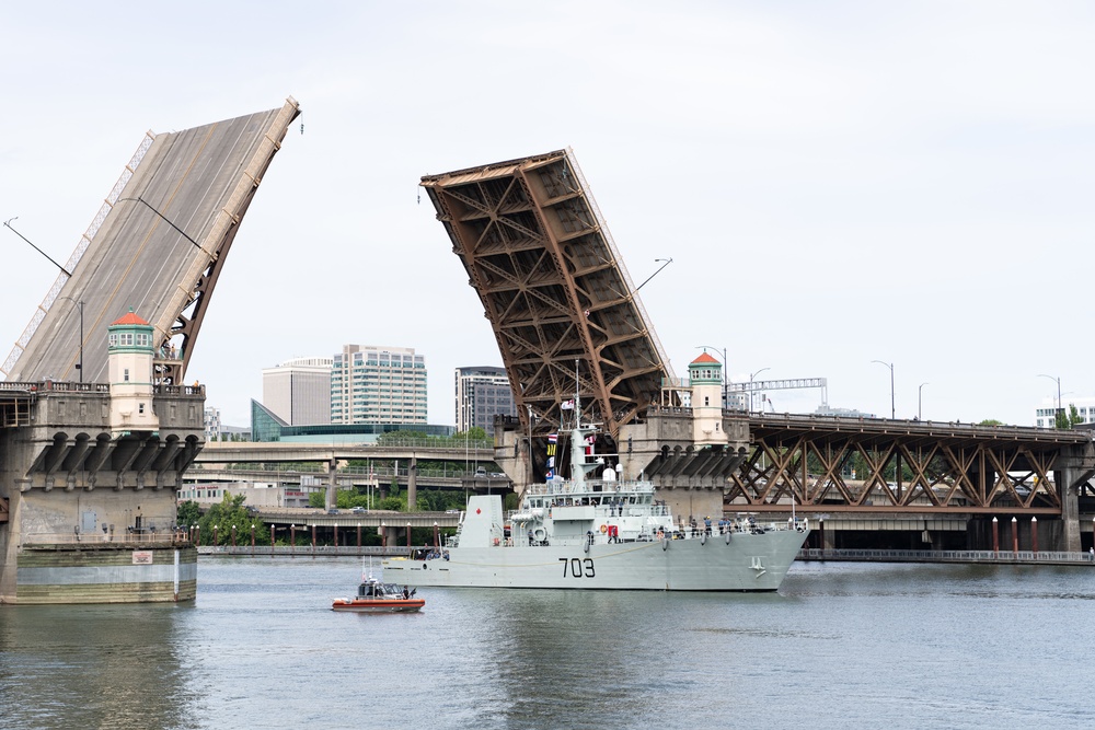Canadian Ships arrive for Portland Fleet Week