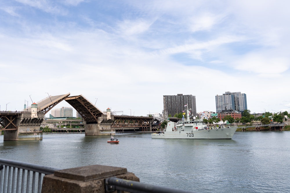 Canadian Ships arrive for Portland Fleet Week