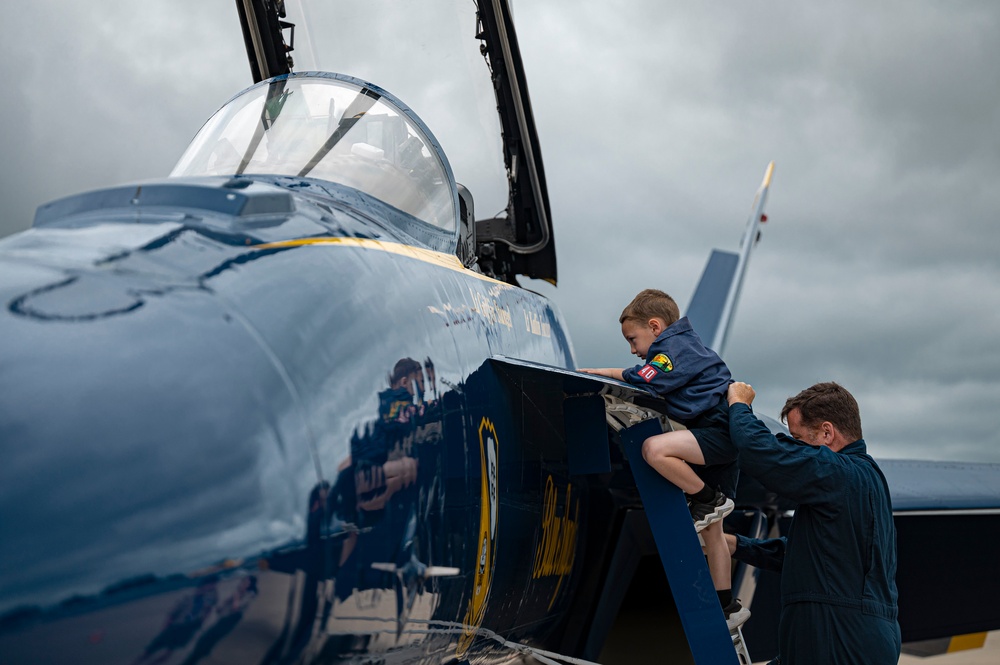 Blue Angels Conduct Key Influencer Flight in St. Louis Area