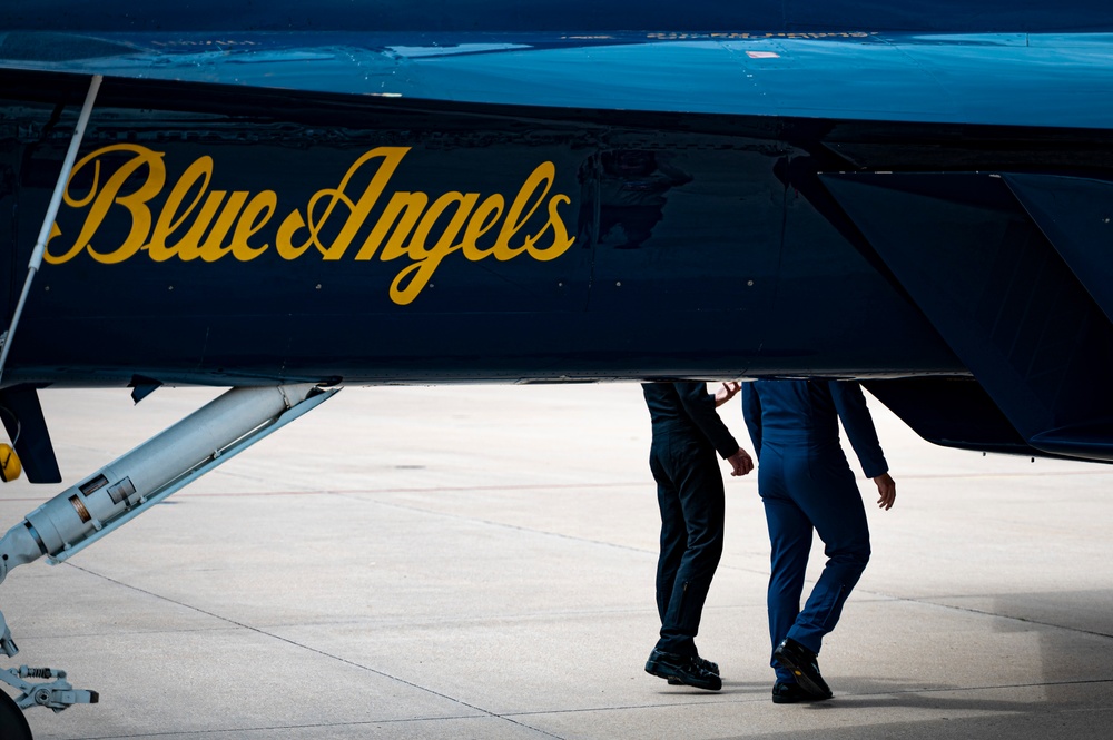 Blue Angels Conduct Key Influencer Flight in St. Louis Area