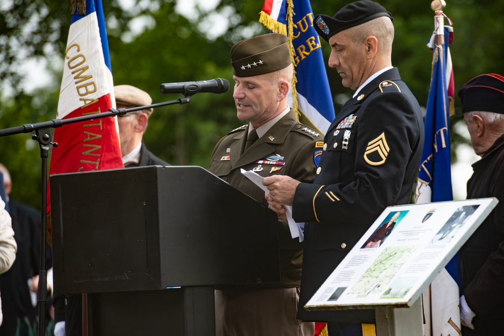 Addressing the audience at the Eisenhower Memorial